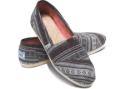 4. Toms Black Nepal Classics